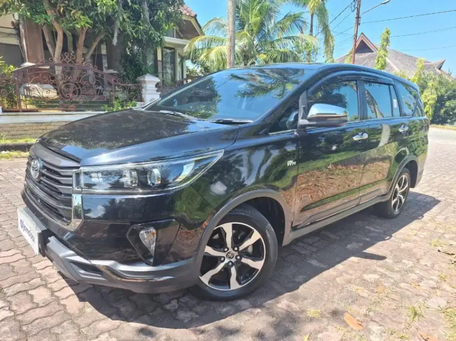 Pajak Panjang Toyota Kijang Innova 2.0 Venturer Bensin-AT 2022 KTYK