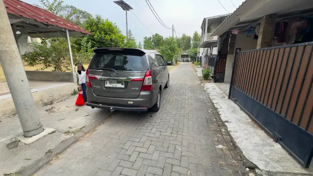 Innova 2013 G MT