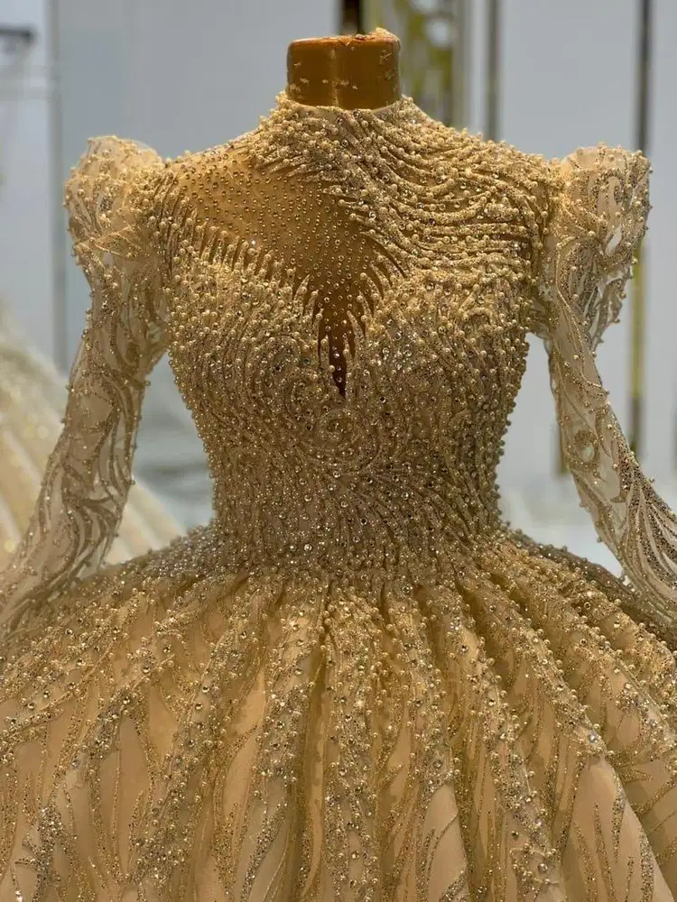 PRELOVED WEDDING DRESS - LIKE NEW