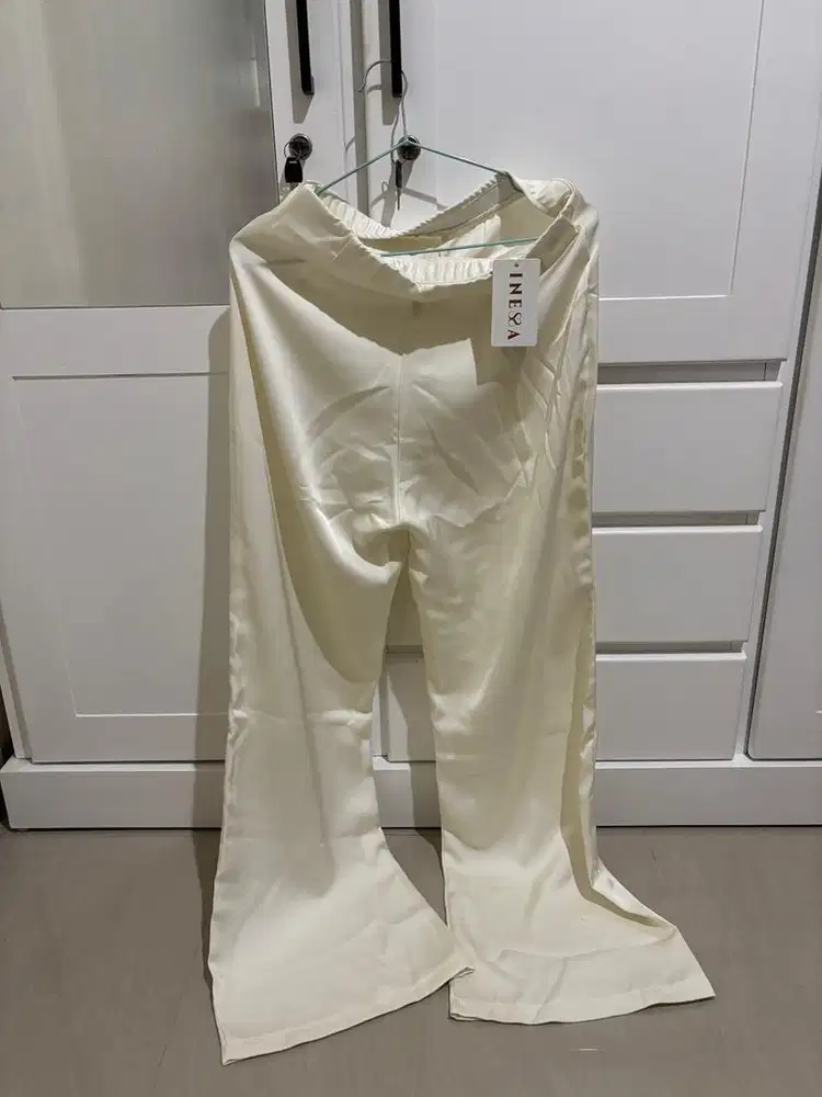 Celana Panjang Wanita Satin