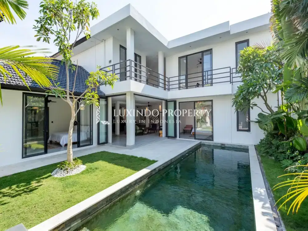 DISEWAKAN VILLA DENGAN 5 KAMAR TIDUR DI BERAWA