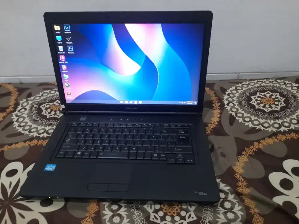 Laptop Core i5. Autocad 2024 Lancar. Windows 11