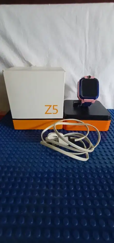 Imoo Watch Phone Type Z5 Warna Pink