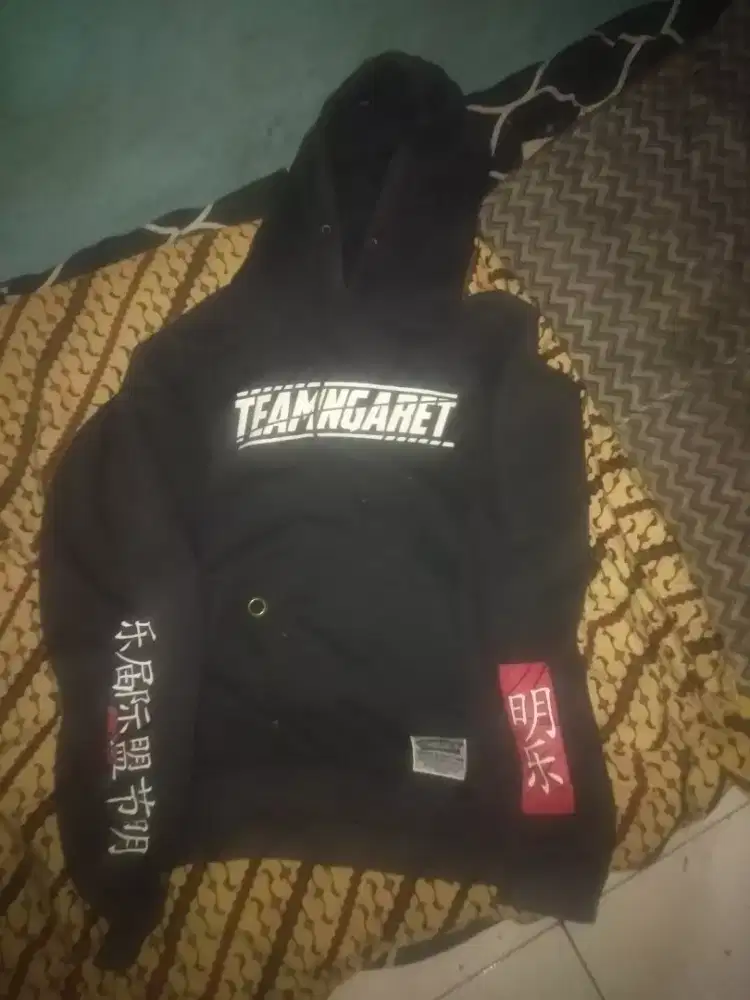 Dijual aja, sweater team ngaret.ID Original, bahan enak .