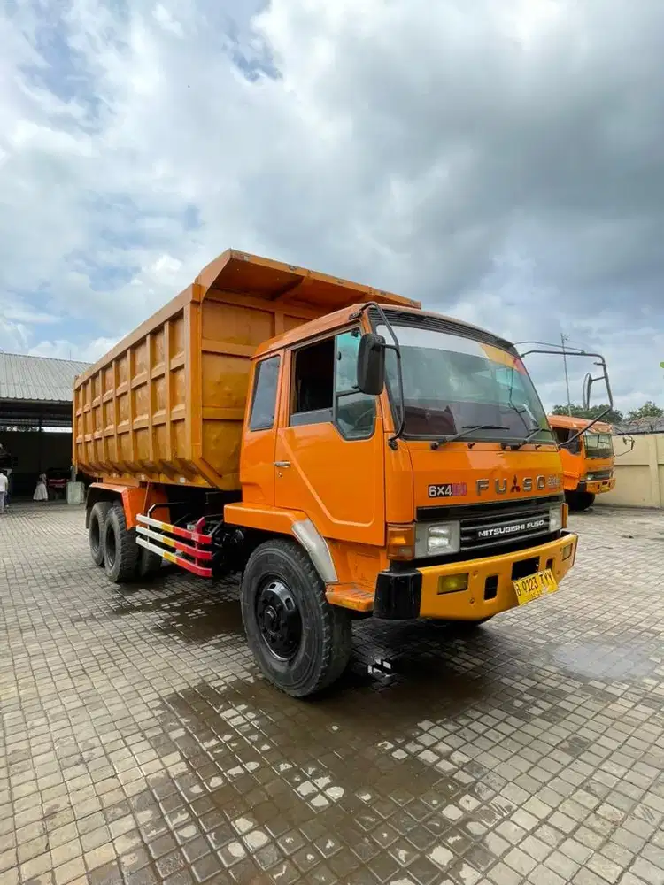 Dump Truk Mitsubishi Fuso FN 527 ML 220PS Tahun 2018