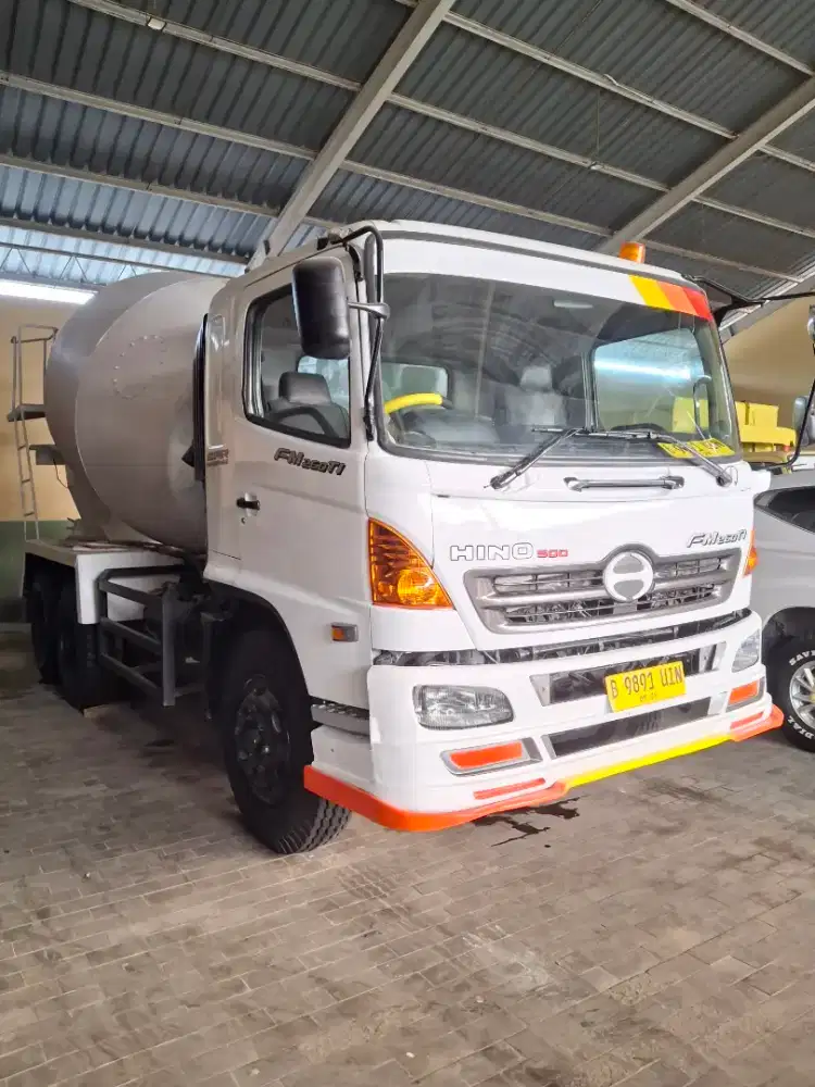 Truk Mixer 7 Kubik Hino Lohan Fm 260 Ti 2014