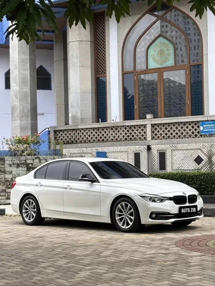 BMW 320i F40 Luxury Putih 2017 Tdp Murmer Ori Menarik Bu Antik Baru Ok
