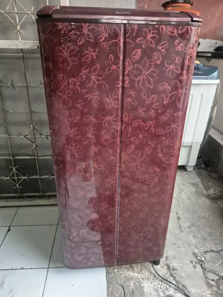 Kulkas 1pintu Sanyo slim siap pakai