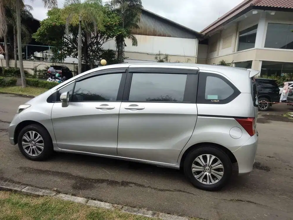 Honda Freed 2012 Bensin