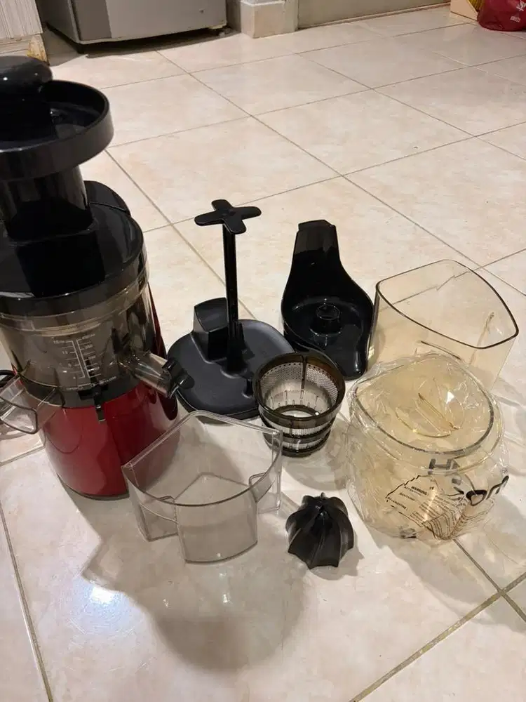 Hurom Slow Juicer HH-RBE11 (red)