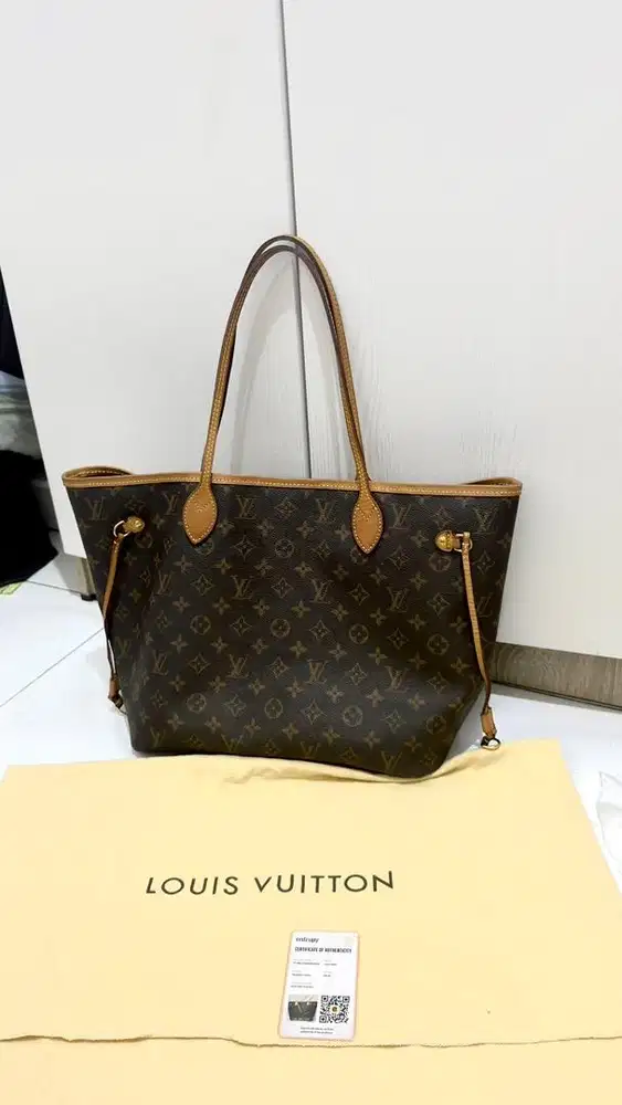 Louis Vuitton Neverfull MM Monogram 2011 – Authentic, Good Condition