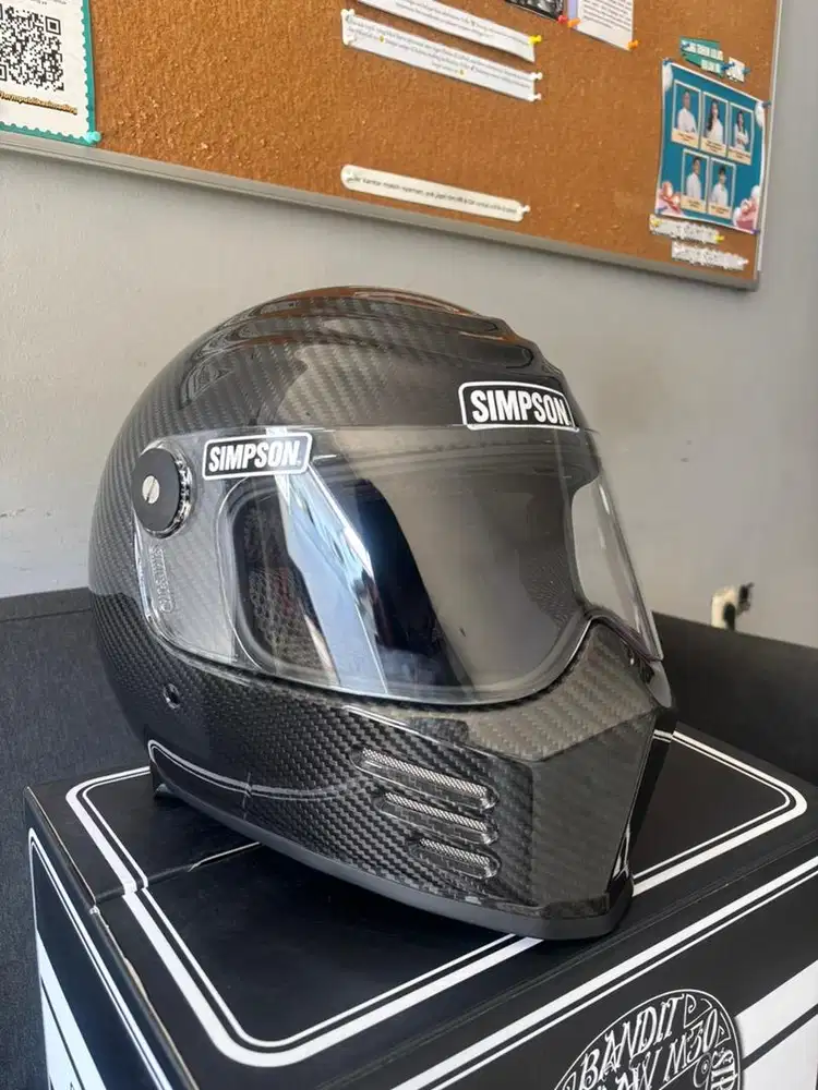 Helm Simpson Outlaw Bandit Carbon (ukuran XL)