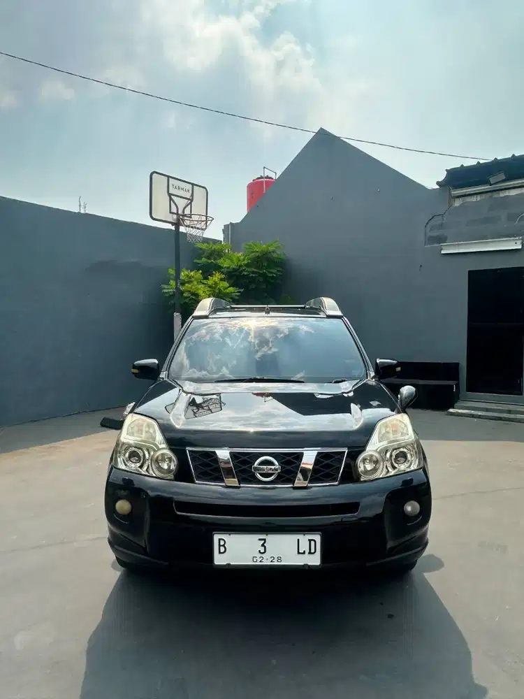 Nissan X-Trail XT 2.5 CVT AT 2011 Hitam | KM 70