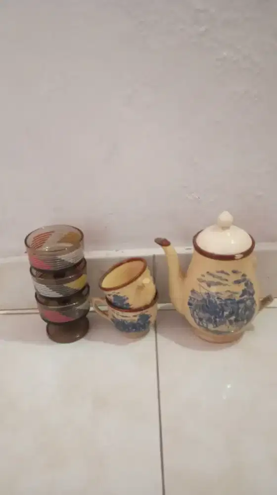 Gelas Piring Lawas