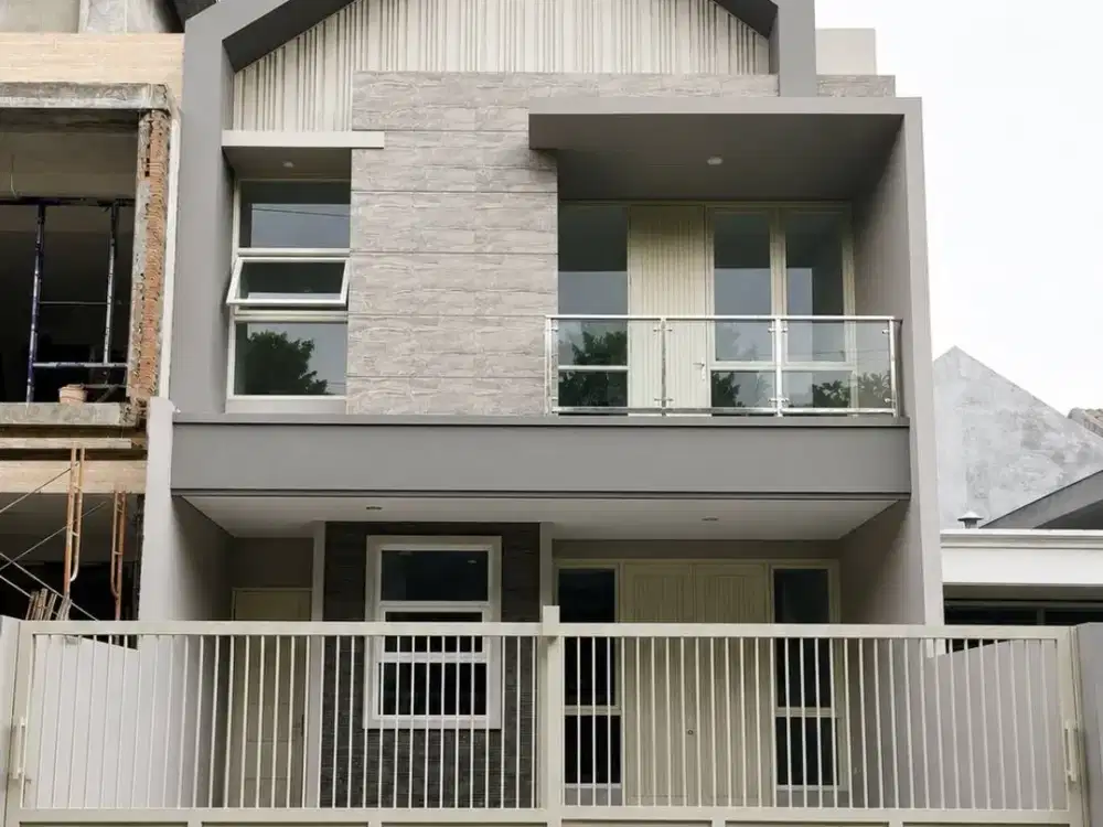 DIJUAL RUMAH BARU DI MANYAR TIRTOYOSO. SIAP HUNI
