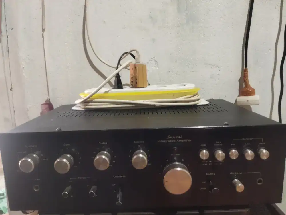 Dijual amplifier sansui