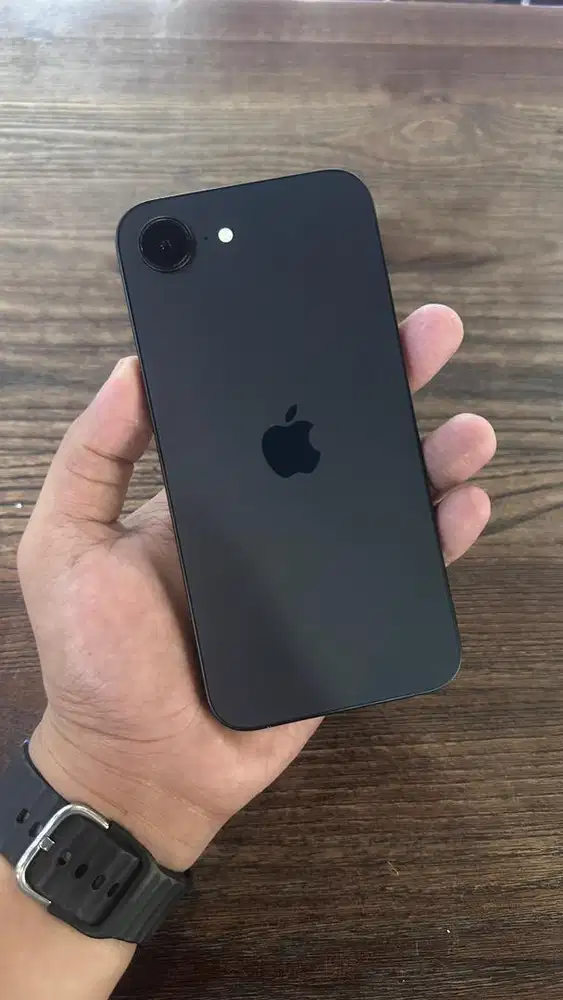 iPhone 16 E 128 GB iBox