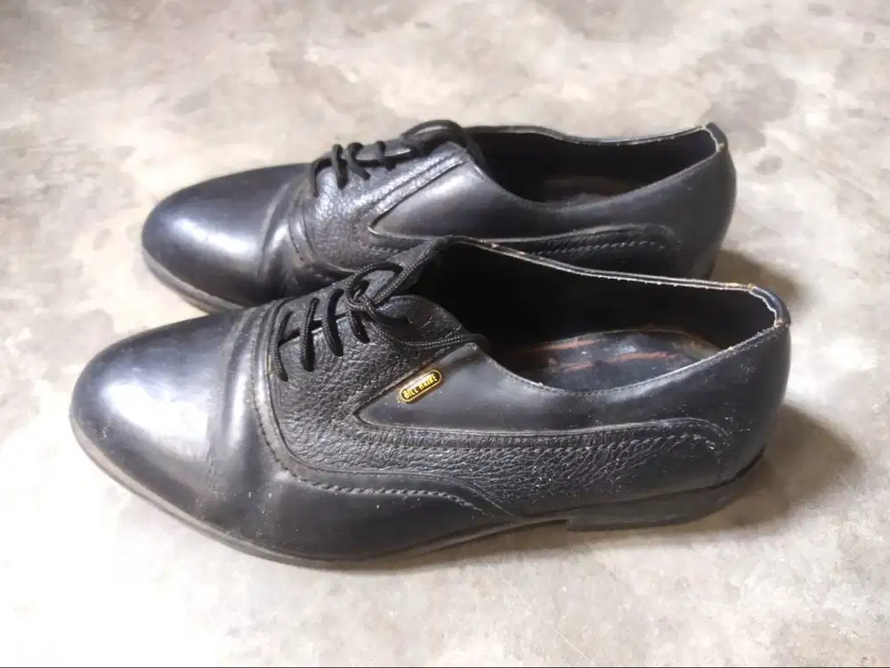 Jual Sepatu Bekas