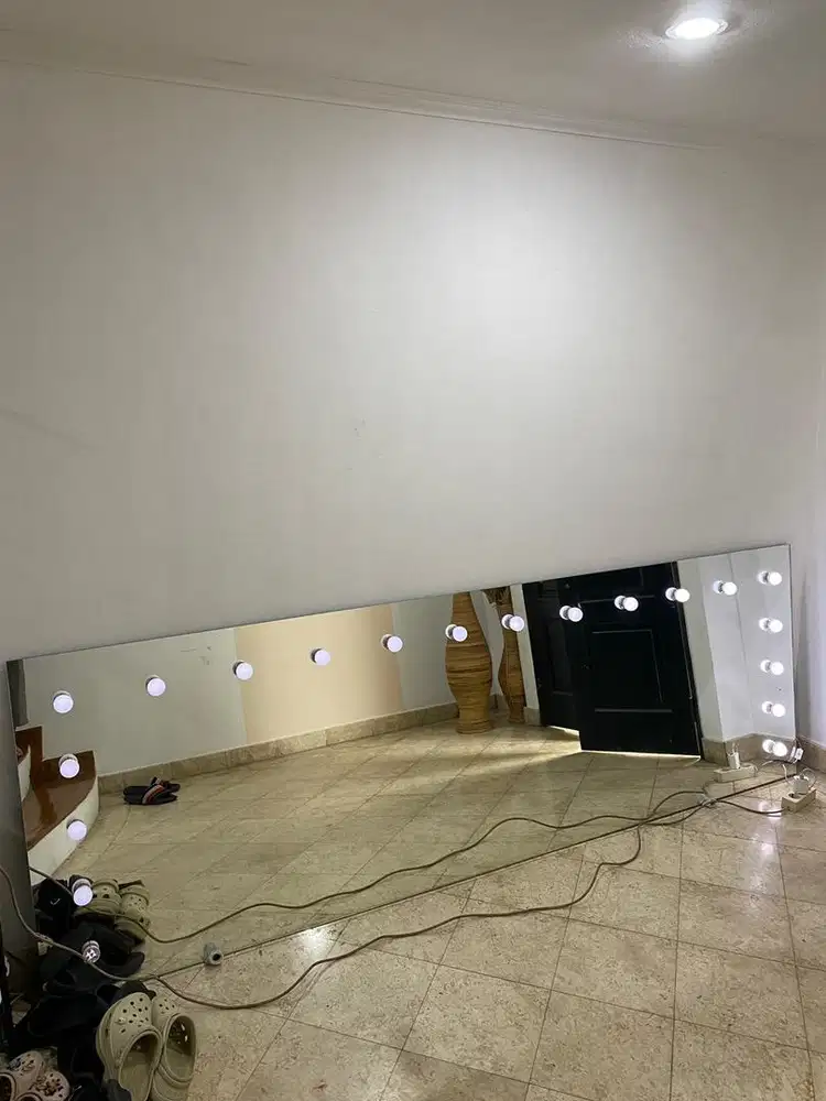 Jual Cepat Cermin/Vanity Mirror dengan Lampu ukuran 270 x 90.