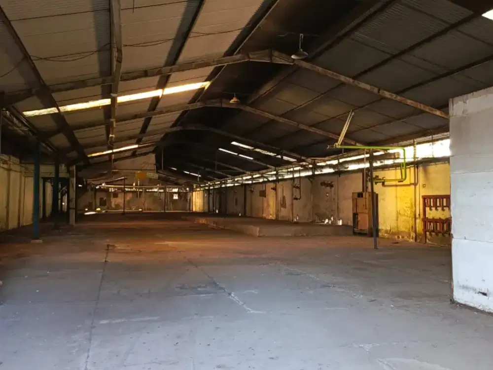 DISEWAKAN  Gudang industri dalam Kawasan  Lokasi: Karawaci, Tangerang