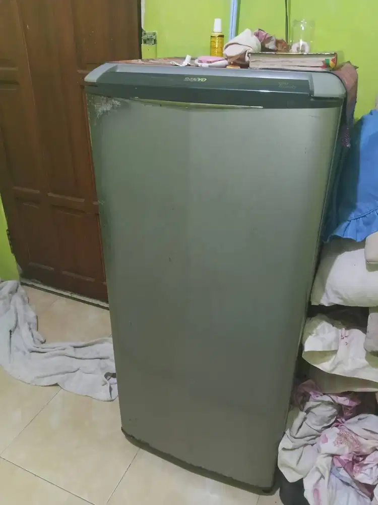 Kulkas sanyo 1 pintu