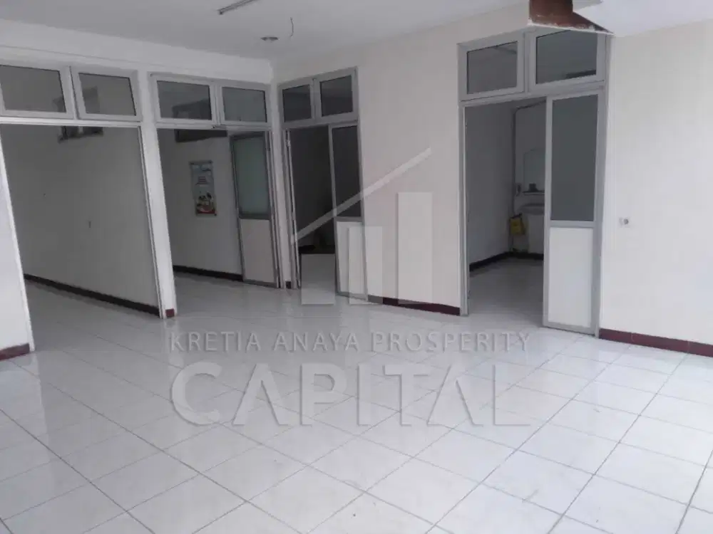 RUKO 4 LANTAI AREA PERTOKOAN LEMAHNENDEUT SAYAP SURYA SUMANTRI
