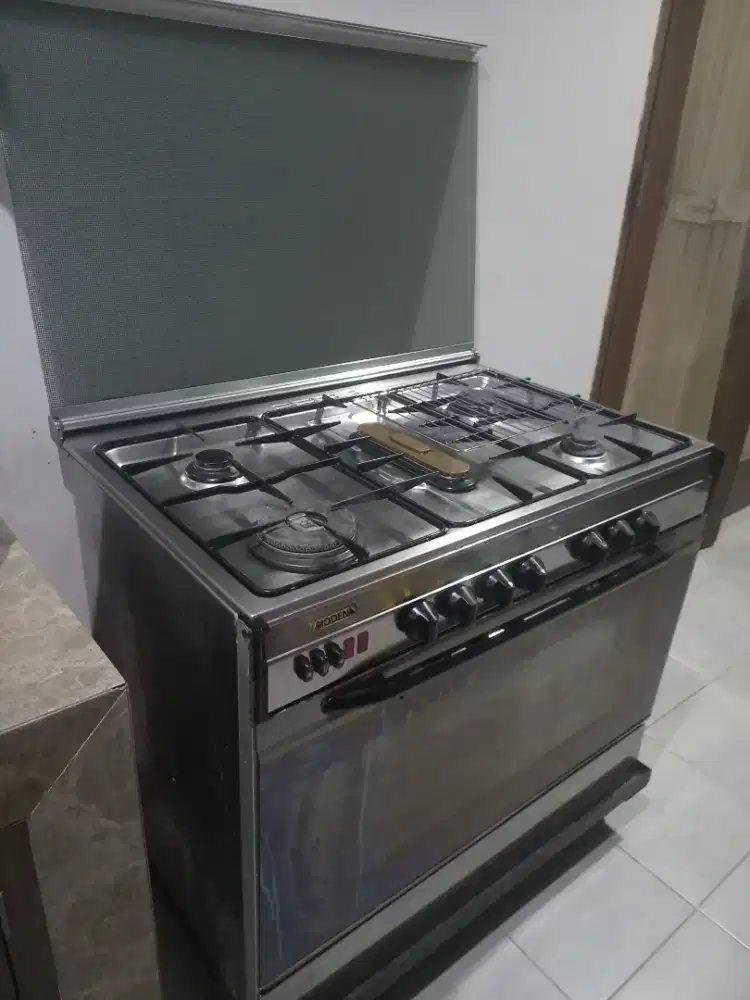 Kompor gas 5 tungku merek Modena
