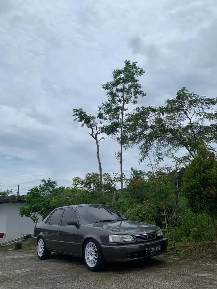 All new corolla XLi 1.8 M/T thn 2000