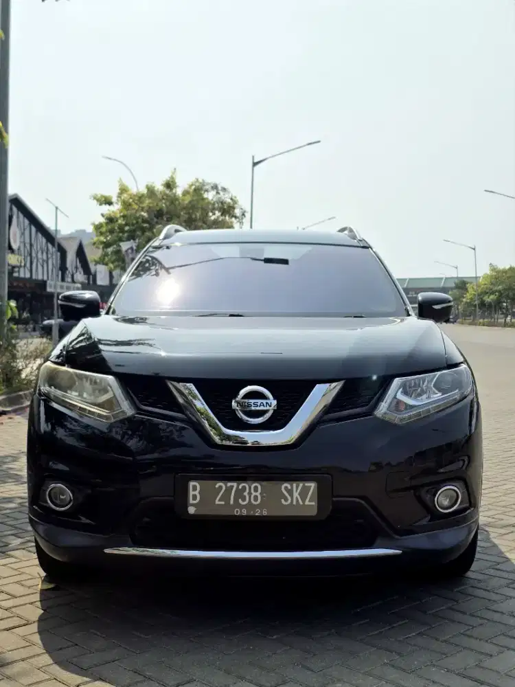 X-Trail 2.5 T32 CVT AT 2016 hitam