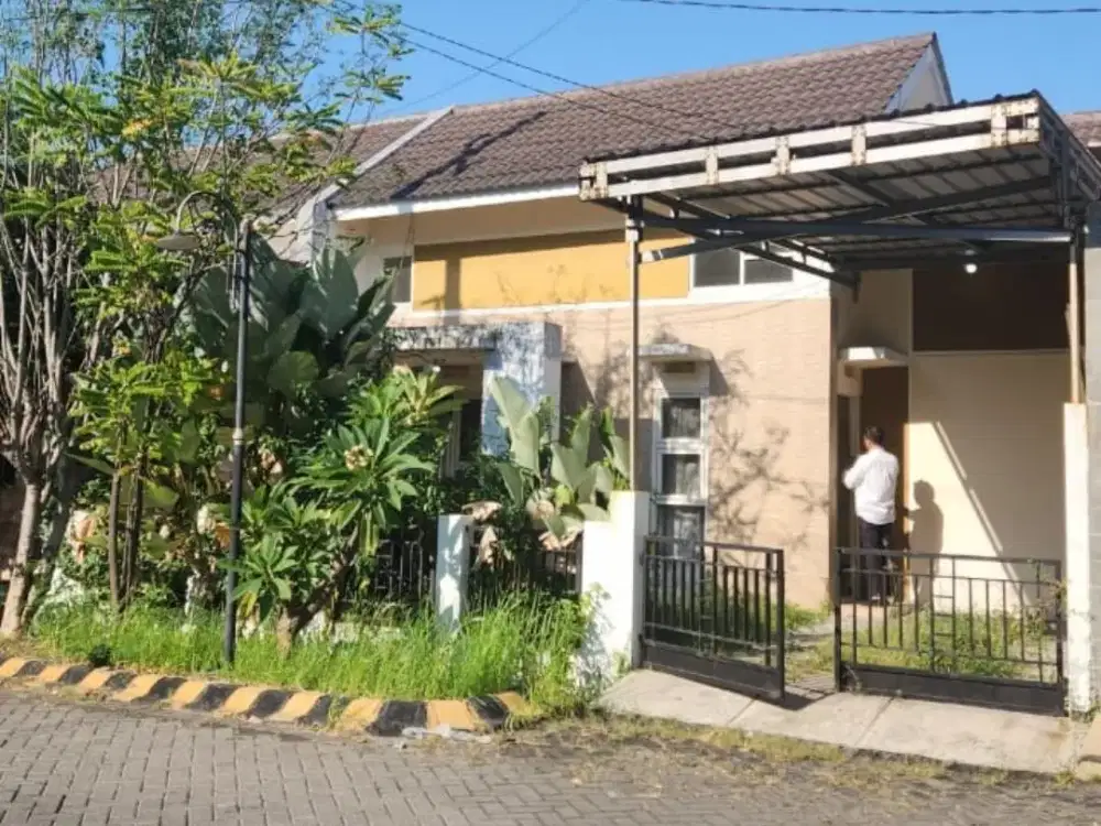 Rumah Sangat Luas du Perum Grand Surya Buduran Sidoarjo