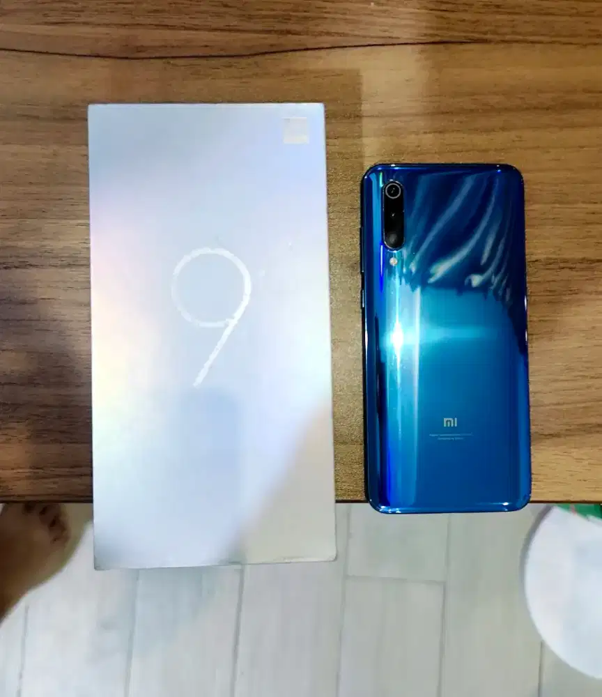 Xiaomi Mi 9 6/128 Blue (Mulus)