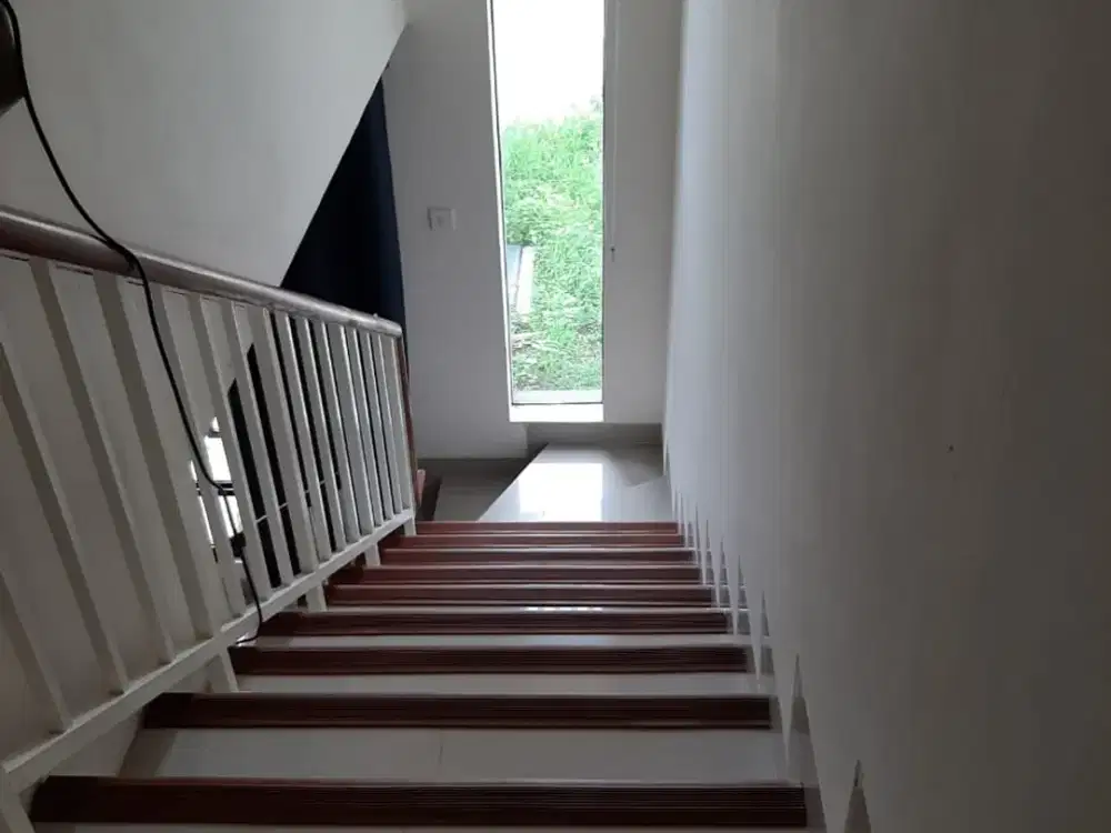 Dijual cepat Rumah 2 lantai di cluster Greenara Harapan Indah Bekasi
