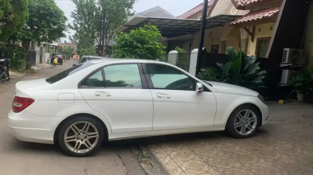 Mercedes-Benz W204 C200 CGI 2013 
1.8 Turbocharged