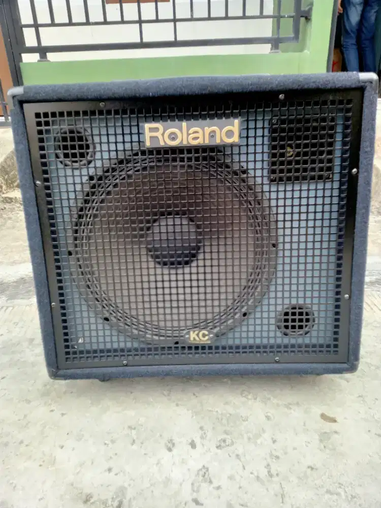 Ampli Keyboard Rolland KC 550