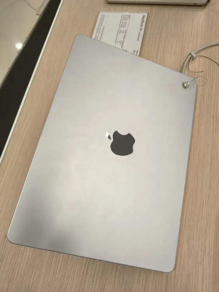 Segampang itu beli macbook air M5 512