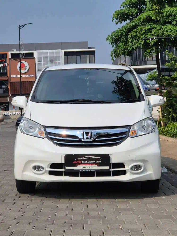 Honda Freed Psd 2013 Low KM 64Rb