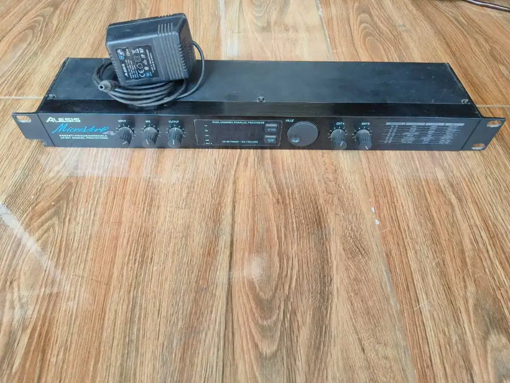 Efek vocal Alesis micriverb 4 kuping besi taiwan