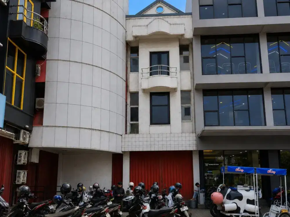ruko dekat mall dan tol di taman galaxy bekasi