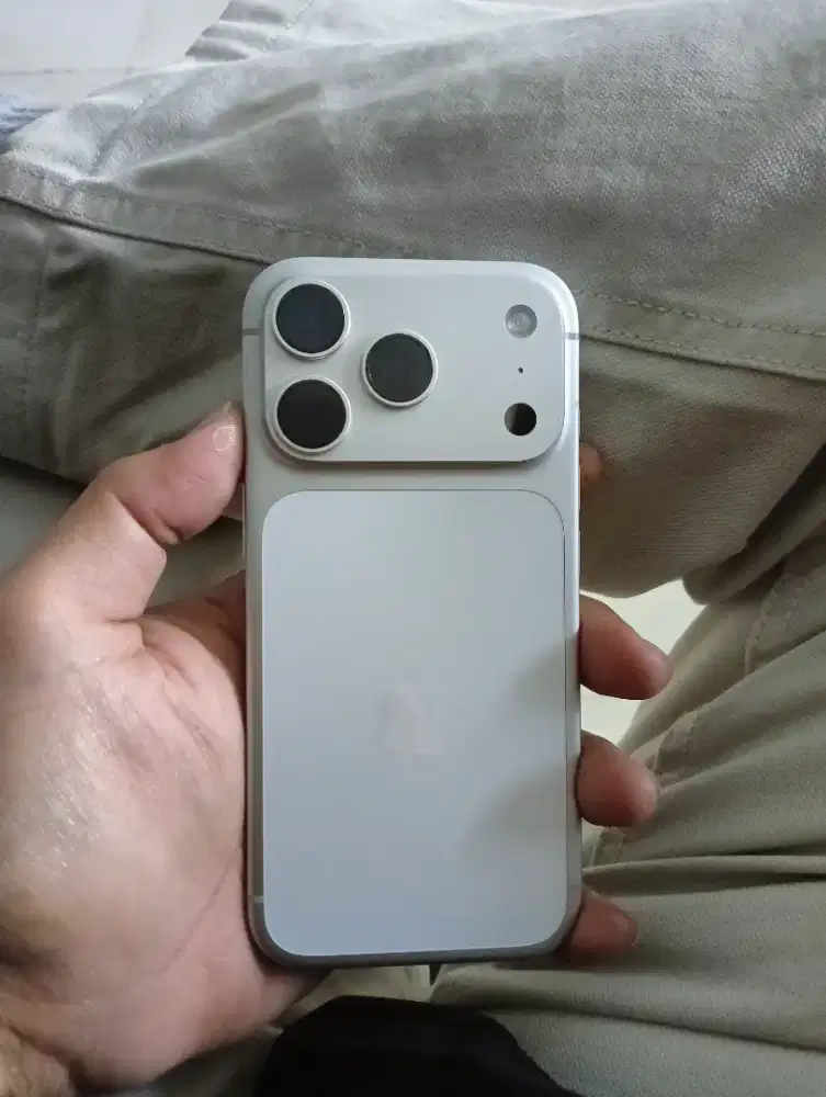 iPhone 17 Pro Silver Ibox 256GB