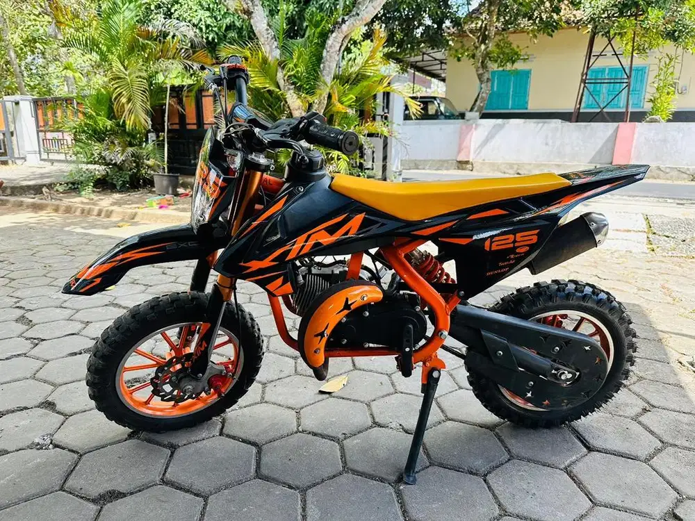 Motor trail anak