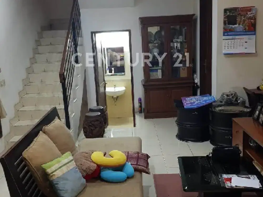 Rumah Nyaman Di Komplek Strategis Dan Aman Di BSD