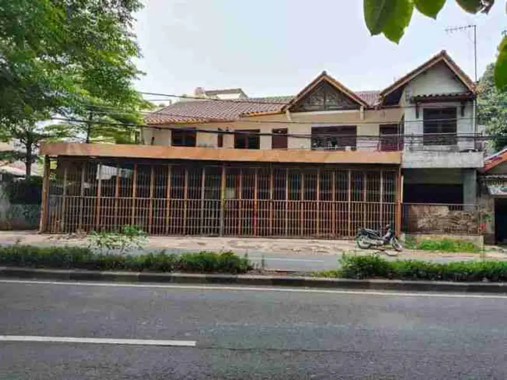 investasi strategis 
jalan raya Sugiono - bkt