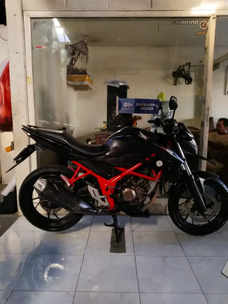 Honda. Cb thn 2017 cash. Bali dharma..motor