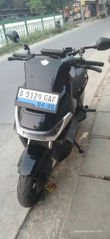 Uwinflay m110g ev 100km