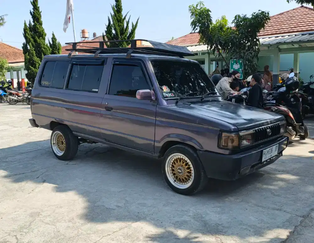 Kijang Super KF50 1990