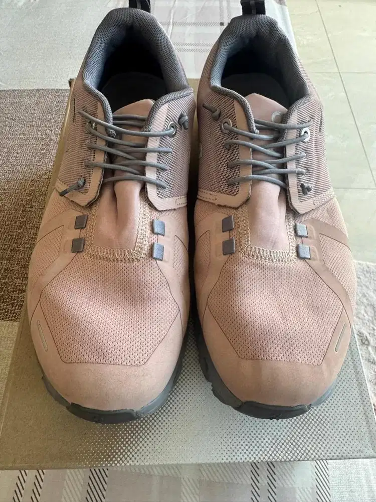 Sepatu On Cloud 6 WP Woman