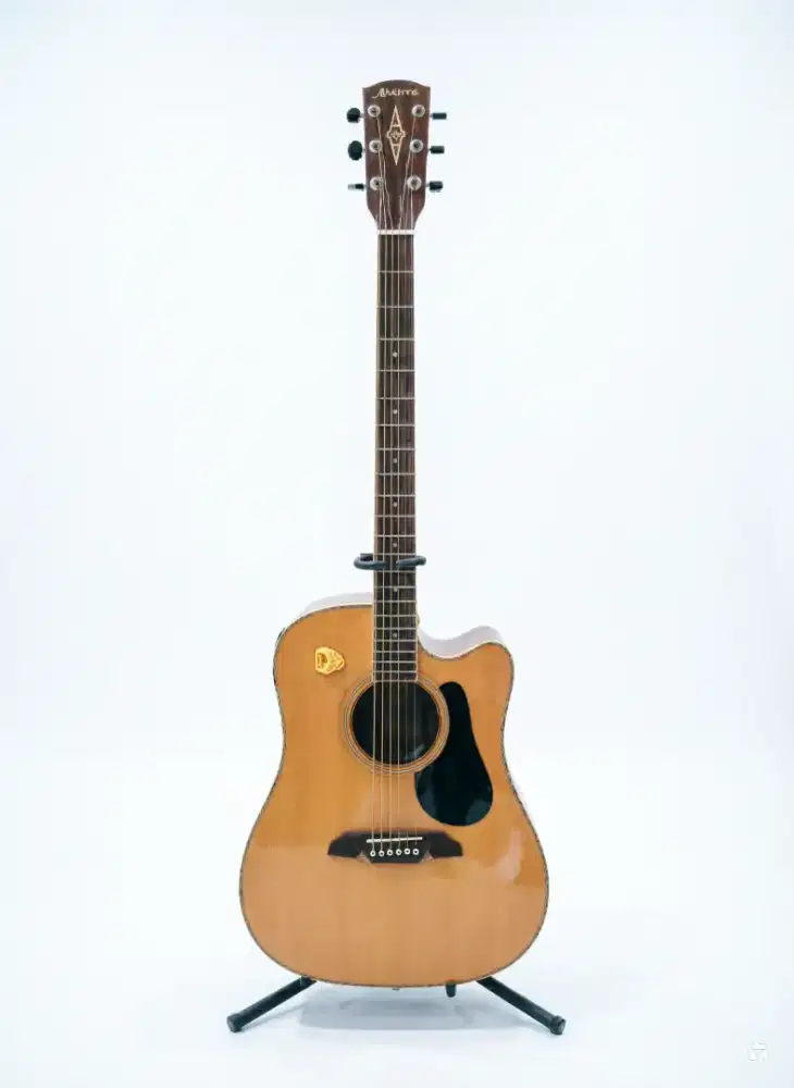 Gitar Merk ALVAREZ original nego