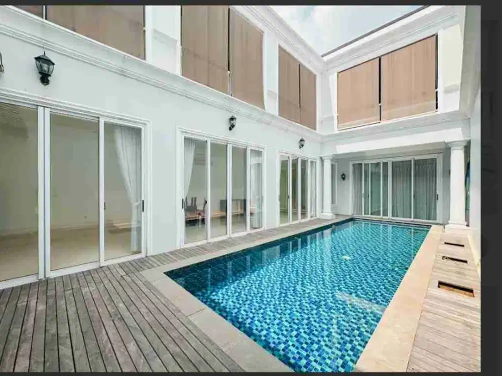 Rumah Mewah @ Pulomas, American Classic luas 345m 2 Lantai with Private Pool, Jalan Lebar