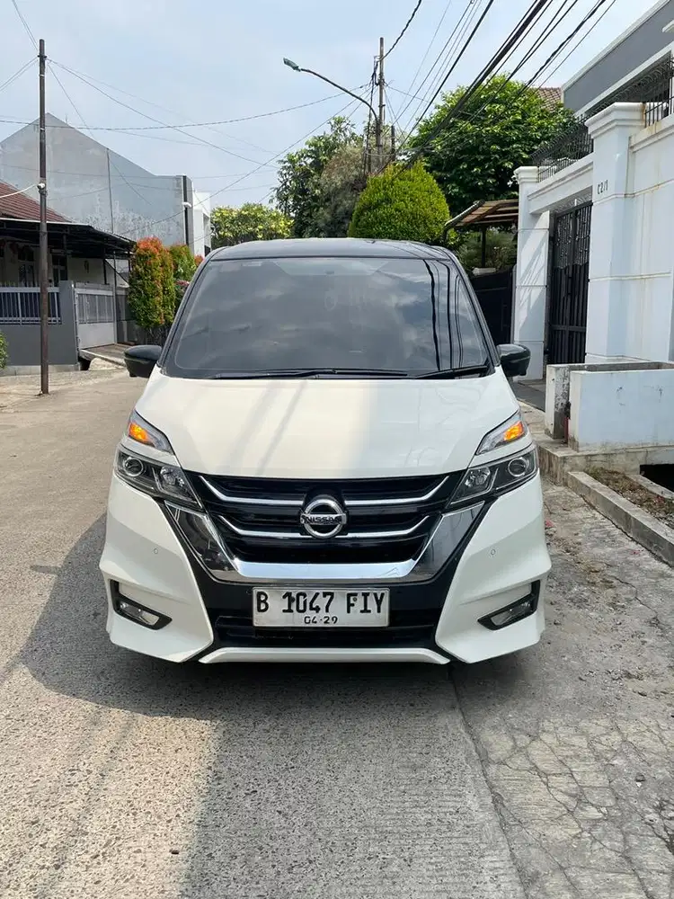 Nissan Serena 2.0 AT Highway Star 2019 Bensin