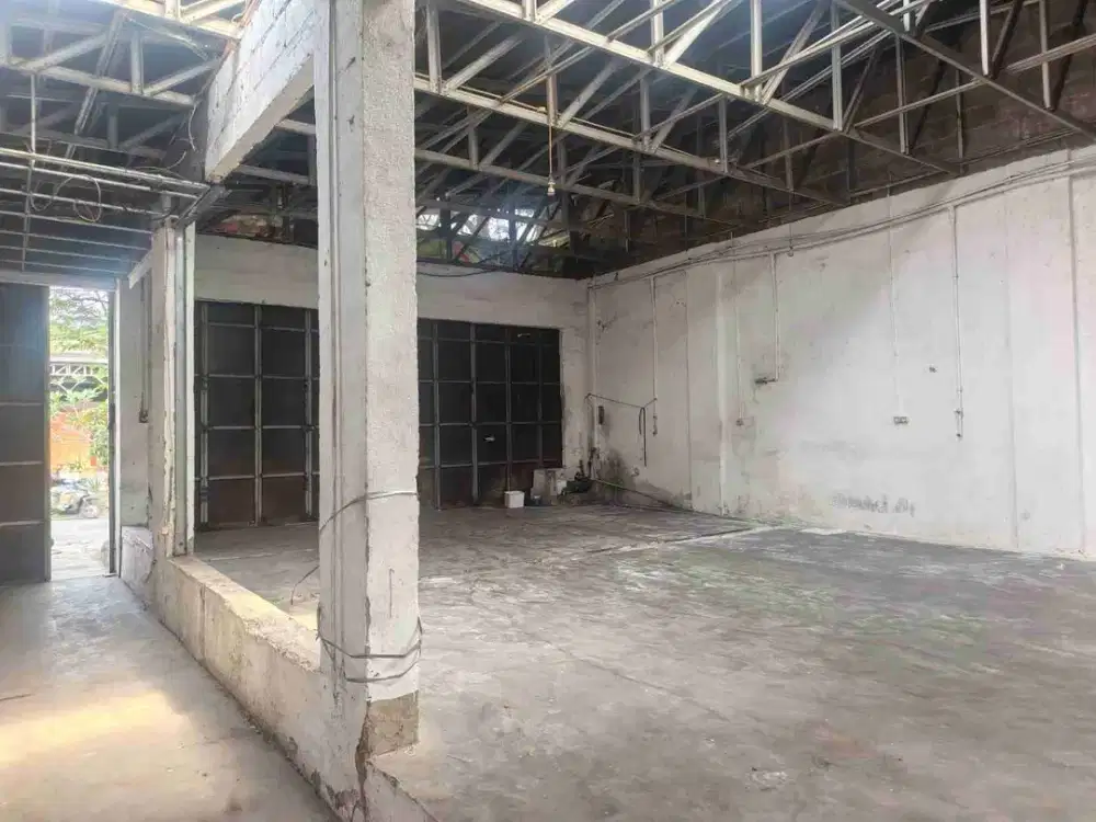 Dijual Gudang/ ex showroom startegis sayap bkr kembar Bandung